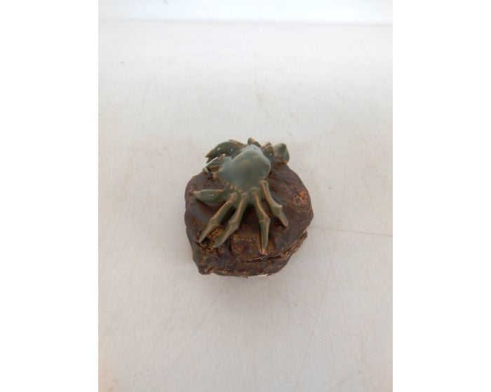 Ornement bonsaï / crabe sur pierre
