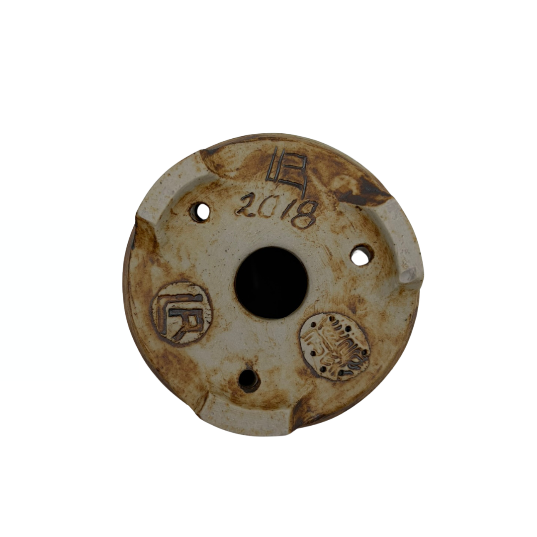 Pot à Bonsaï Shohin crème avec des taches douces et rondes René Lecocq 9cm